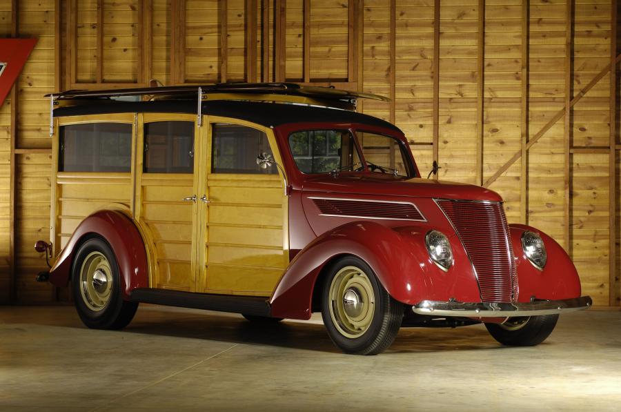  Ford Woodie Custom Station Wagon 1937 года  (фото 1 из 6)